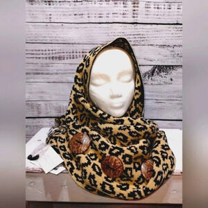 Katie Todd Leopard Scarf One Size Buttons Wrap Thick Cozy Warm‎ Winter Animal